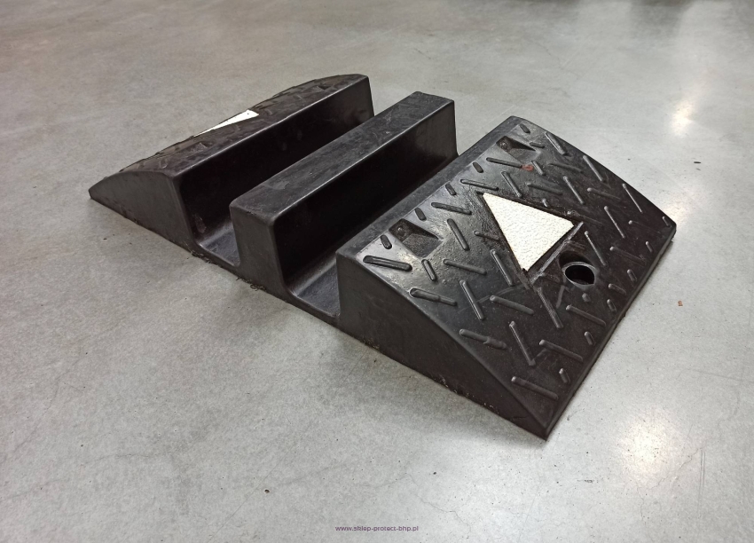 Gumowy przejazd kablowy 40 T 2xø75