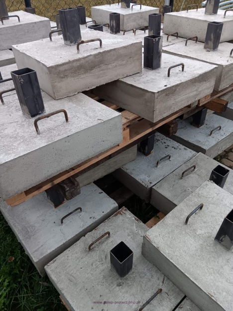 Podstawa wykonana z betonu do znaków drogowych 85 kg