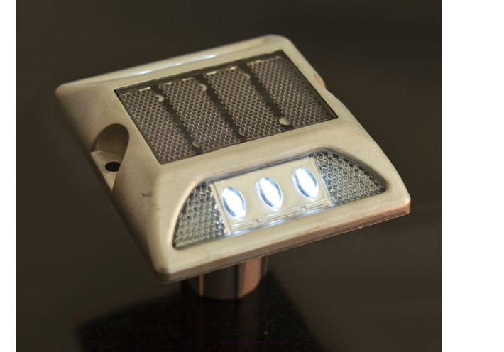 Punktowy element odblaskowy SOLAR